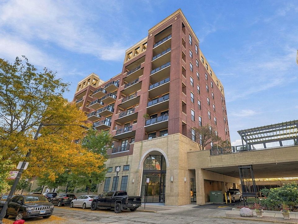 1st image of 811 W 15th Pl Unit 605