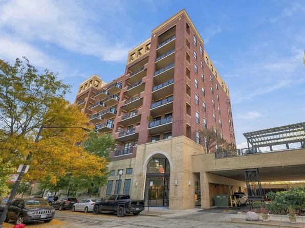 811 W 15th Pl Unit 605, Chicago, IL 60608