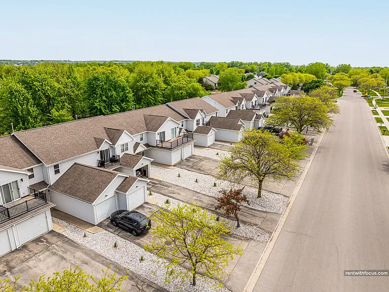 Allouez Townhomes — Photo 35