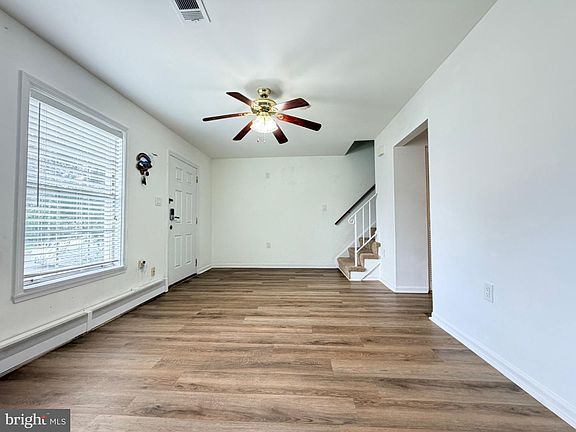 3rd image of 115 E Concord Ct
