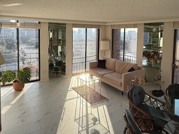 1122 Colorado St APT 1108, Austin, TX 78701
