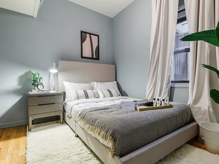 885 9th Ave #5G — Photo 4