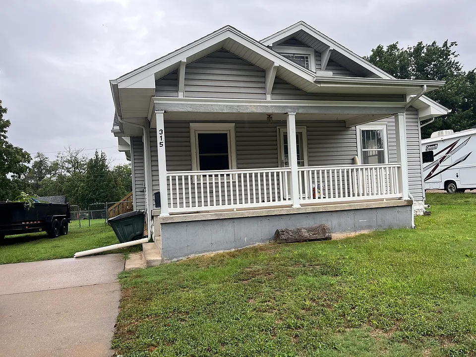 315 Curtis St