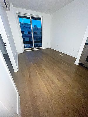 3rd image of 235 Parkville Ave #6E