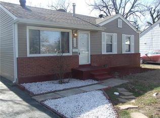 4200 Saint Linus Ln, Saint Ann, MO 63074