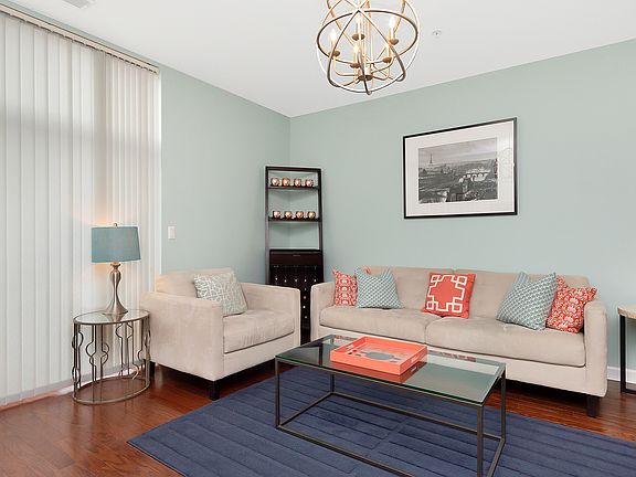 4th image of 1210 Chicago Ave APT 707