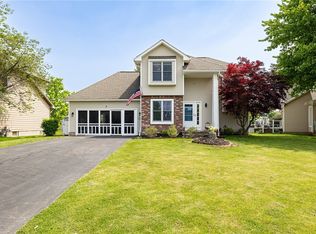 3 White Oak Bnd, Rochester, NY 14624