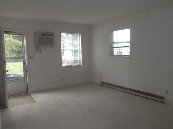 5th image of 204 W Bernard Ave APT 3