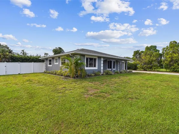 303 45th St W, Bradenton, FL 34209