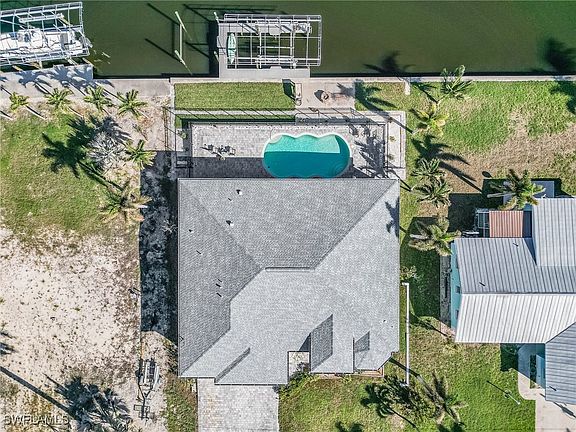 3rd image of 2726 Mangrove St