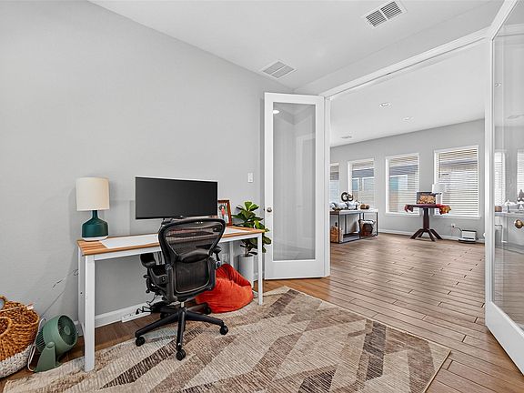 3rd image of 5039 Henry Merrit St