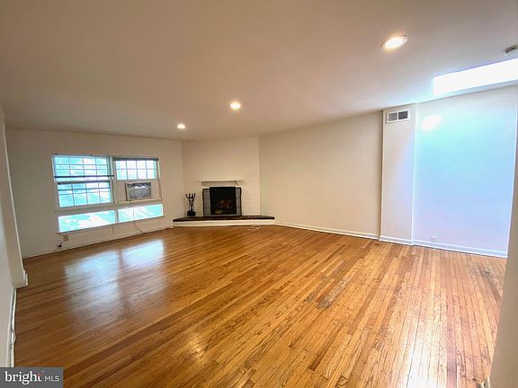 3rd image of 2321-23 Sansom St #2B