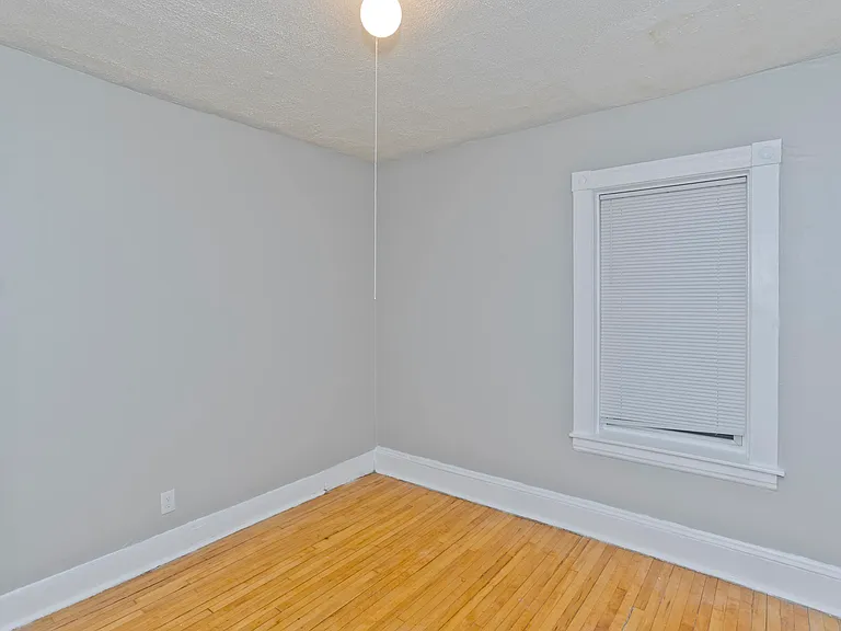 180 Oakland St #7 — Photo 4