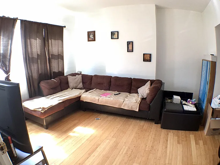 80 Thorne St #1 — Photo 2