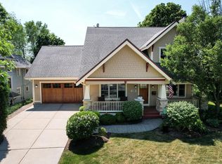1201 Kavanaugh Pl, Wauwatosa, WI 53213