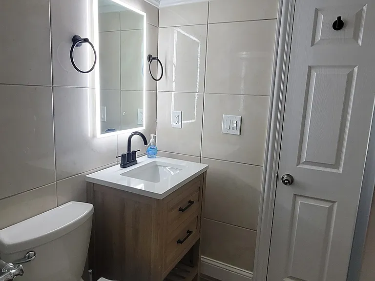 3535 W Melrose St — Photo 11