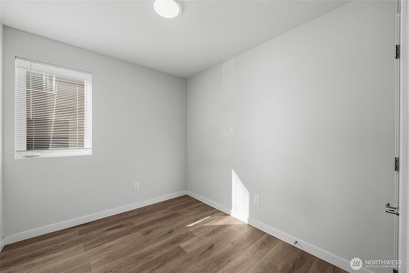 5th image of 9462 20th Avenue SW