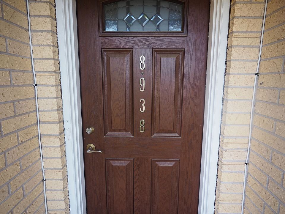 1st image of 8938 N Plaza Ct