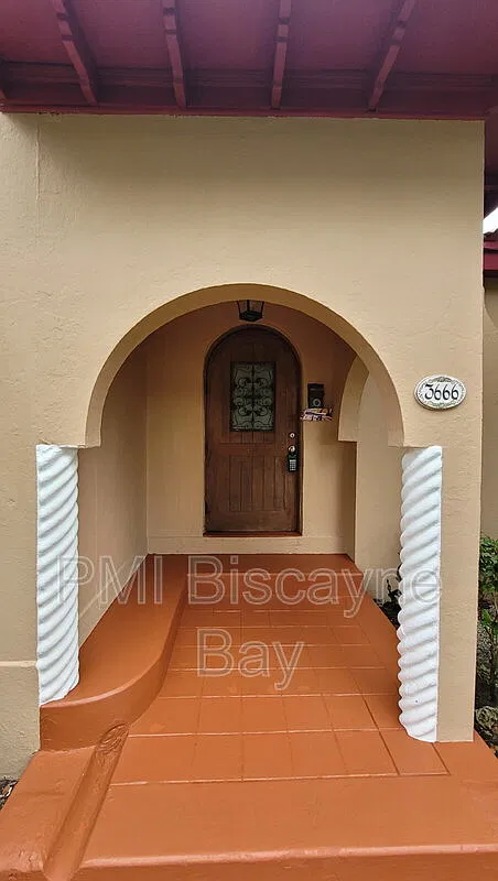 4 bed, 3.0 bath, $4,250 — Photo 3