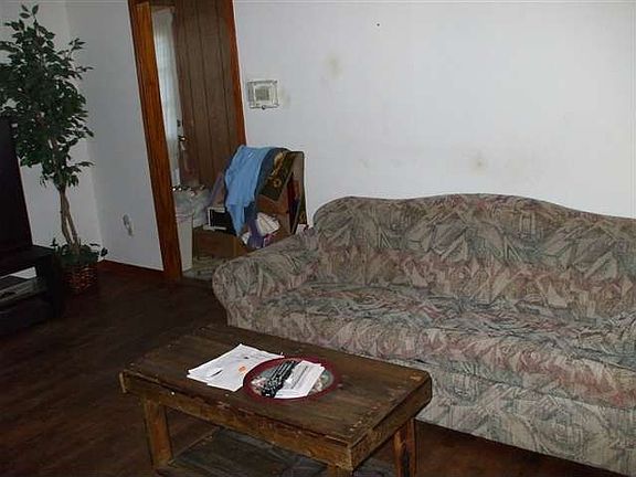 4th image of 3943 Taft Ave