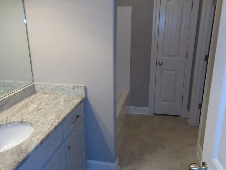 410 Walker Cir — Photo 9