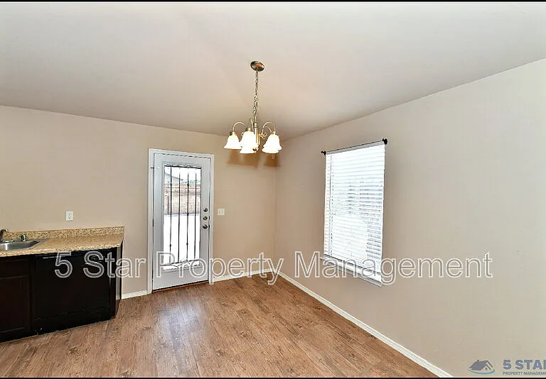916 Villa Seca Dr — Photo 13