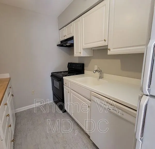 3749 Kanawha St NW — Photo 30