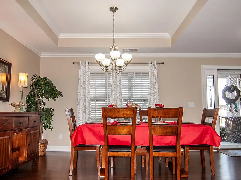 364 Crimson Dr — Photo 4