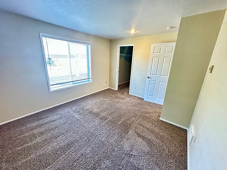 West Wakefield Street - 1120 — Photo 13