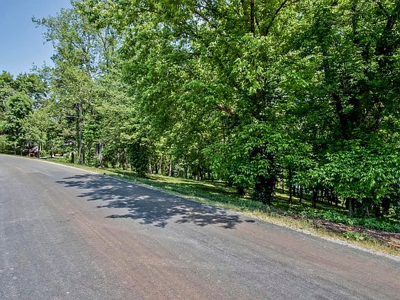 4th image of 215 Tecumseh Way Lot 2