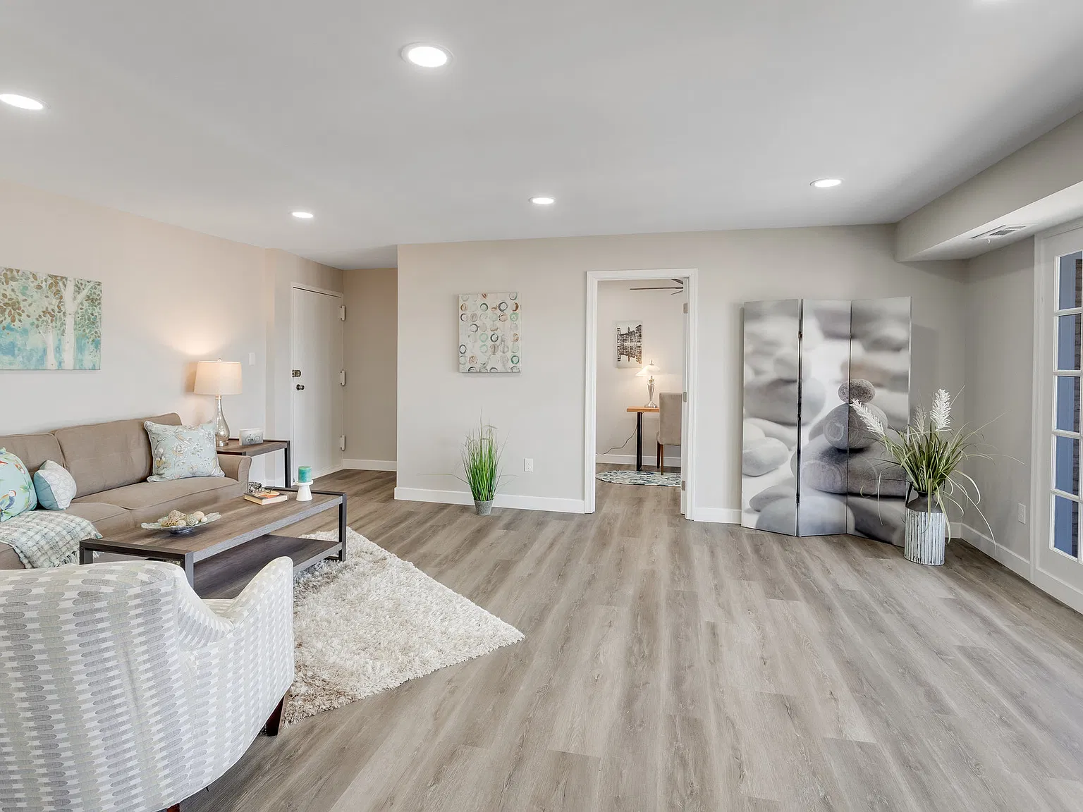 3 bed, 1371 sqft, $2,500 — Photo 3