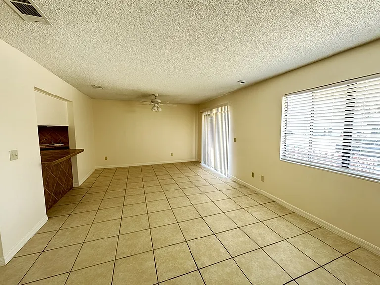 515 Pigeon Cir — Photo 3