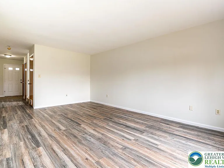 48 Olde Penn Dr — Photo 9