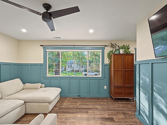 3rd image of 1046 Cedar Ave