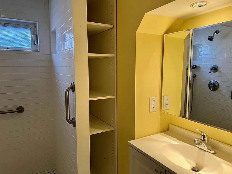 200 Larch Rd #2 — Photo 3