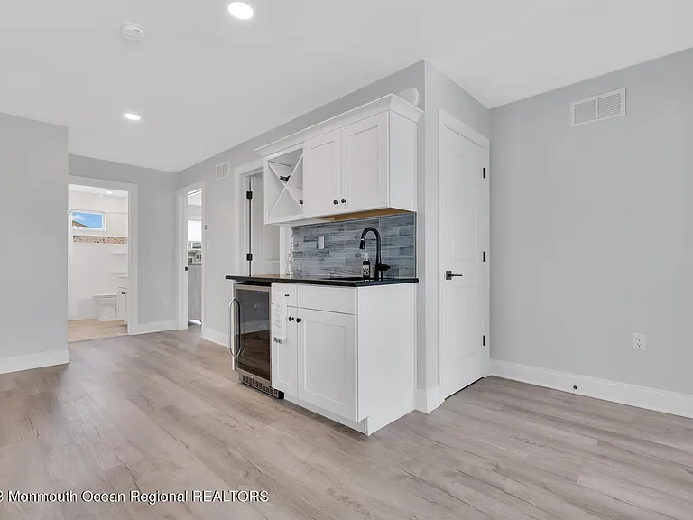 106 8th Ave — Photo 12