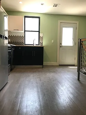 Rented by Really NY LLC | media 42