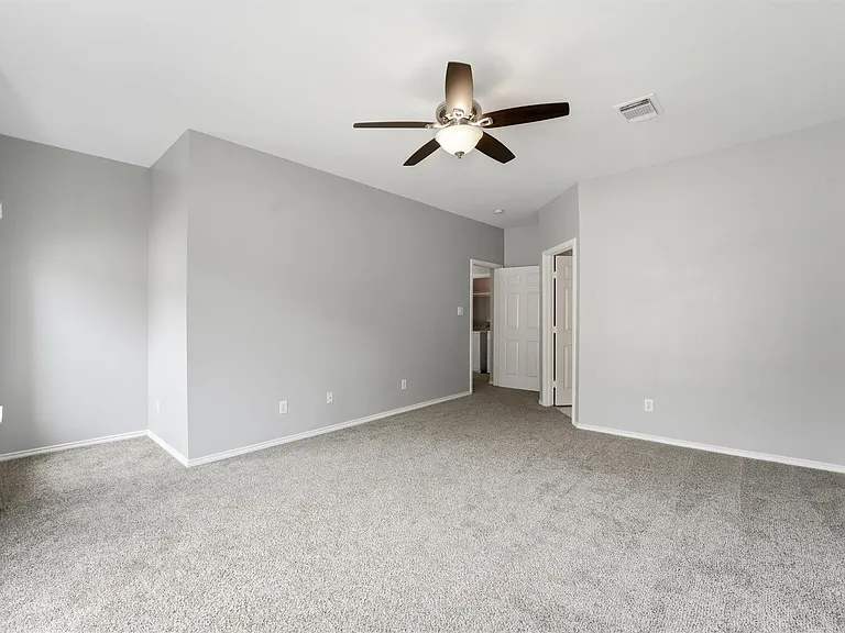 1507 Sutton St — Photo 13