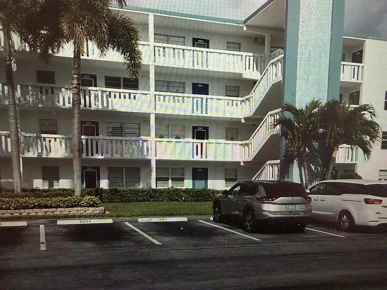 2038 Exeter #C — Photo 10