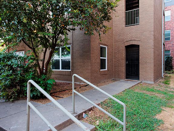 2nd image of 309 W Hickory St Floor 3
