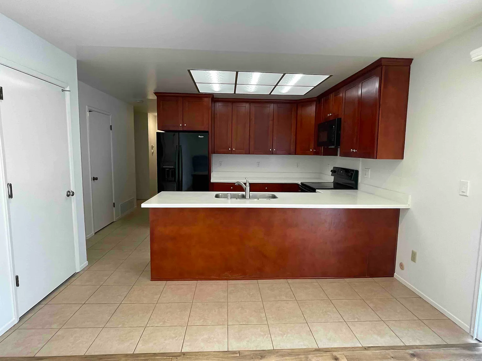 4 bed, 1665 sqft, $5,395 — Photo 3