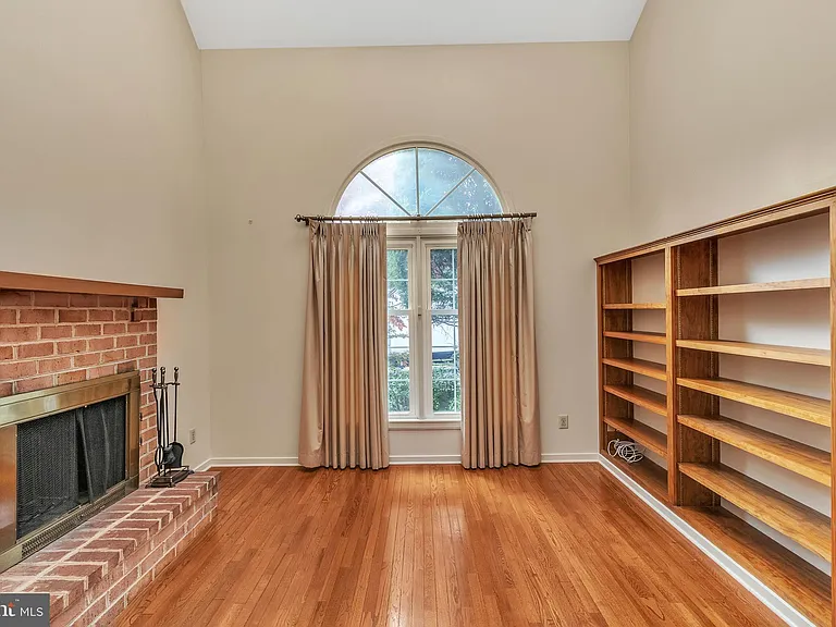 48 Stonehurst Ct — Photo 12