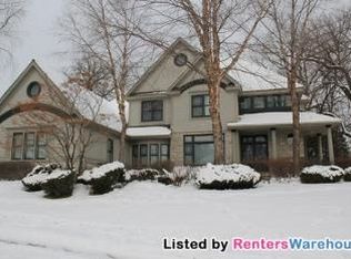 6982 Kenmare Dr, Bloomington, MN 55438
