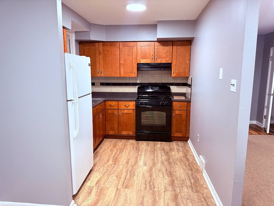 1st image of 263 Ridgeway Ter Floor 2