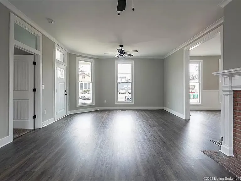 532 E Chestnut St — Photo 6