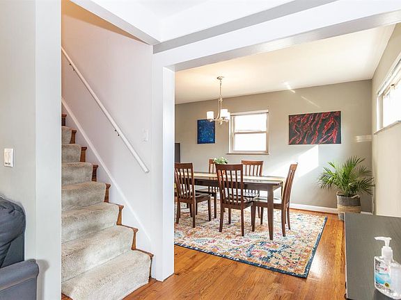4th image of 8765 Wicklow Ave