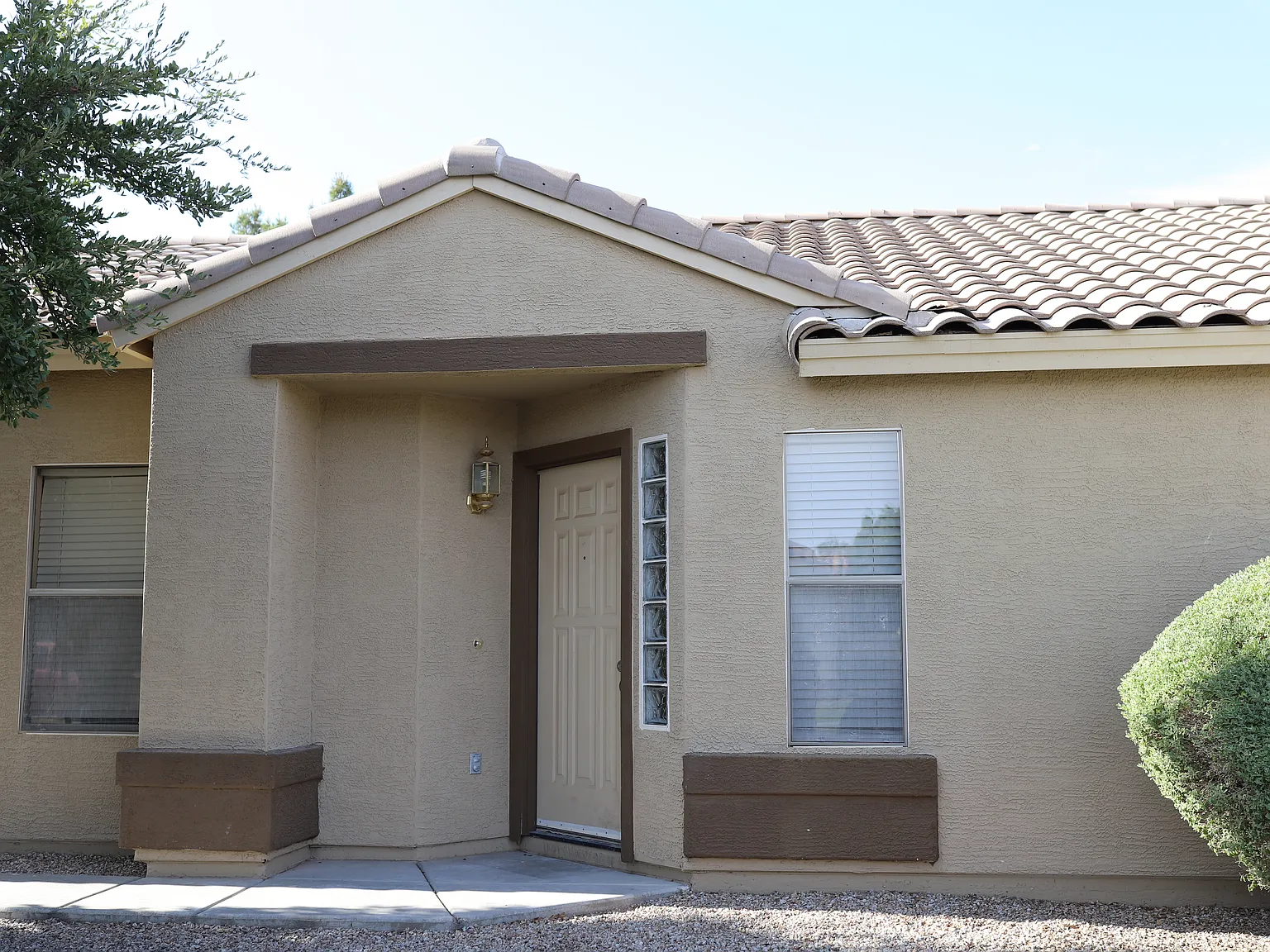 2 bed, 2.0 bath, 1109 sqft, $1,995 — Photo 3