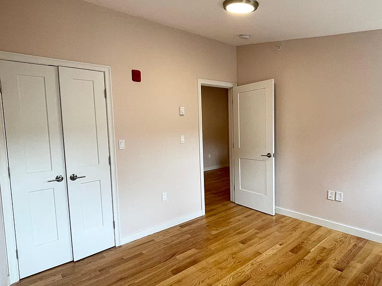 23 Hudson St #403 — Photo 7