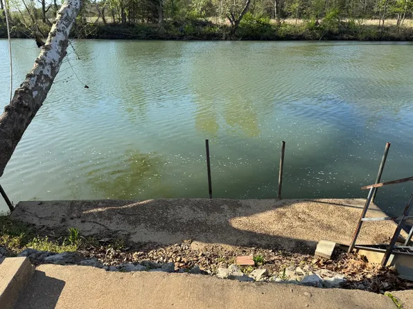 42 Bluff Rd, Hardy, AR 72542