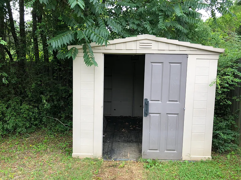 3703 Queenswood Ln — Photo 8